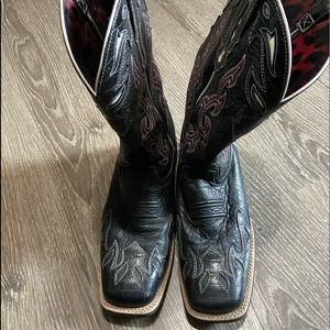 Ariat women’s boots. Size 9.5